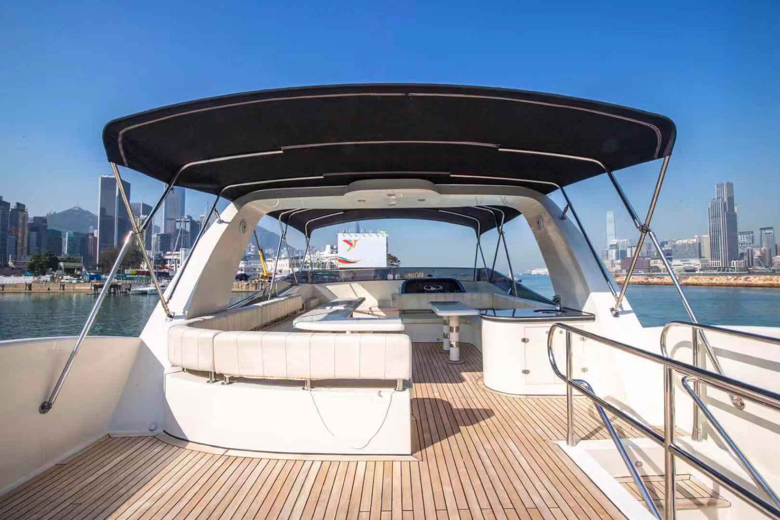 Book your charter in Hong Kong
