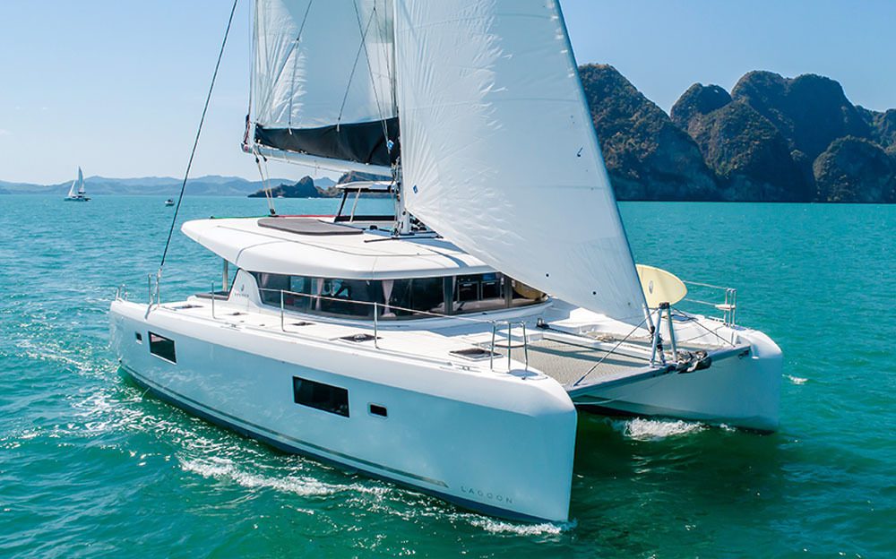 Book your charter in Hong Kong