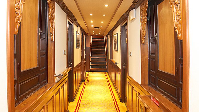 Simpson Yacht Charter and The Landmark Mandarin Oriental, Hong Kong Announce Partnership on Connoisseur&rsquo;s Escape Experience - &ldquo;Luxury Hotel Stay and Yacht Cruise&rdquo; in Hong Kong