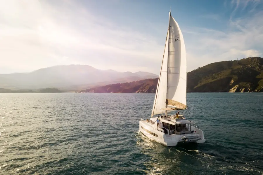 Selected yachts, expert support
