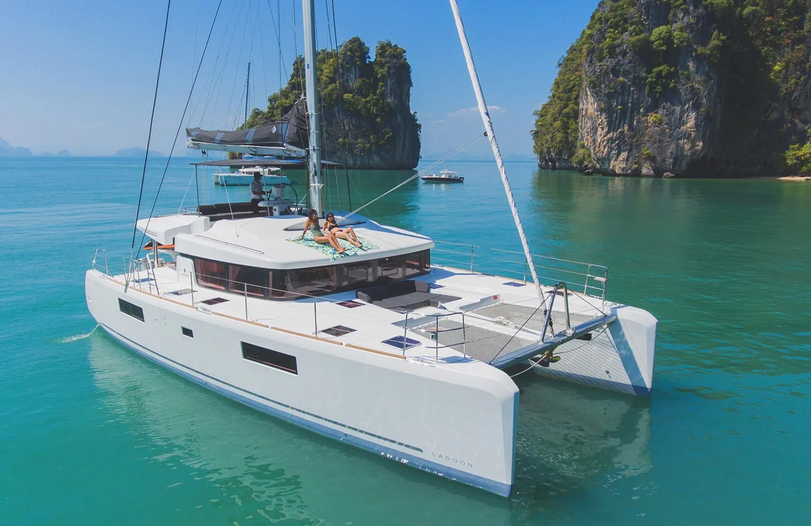 5 Reasons why you should do a bareboat yacht charter in Thailand