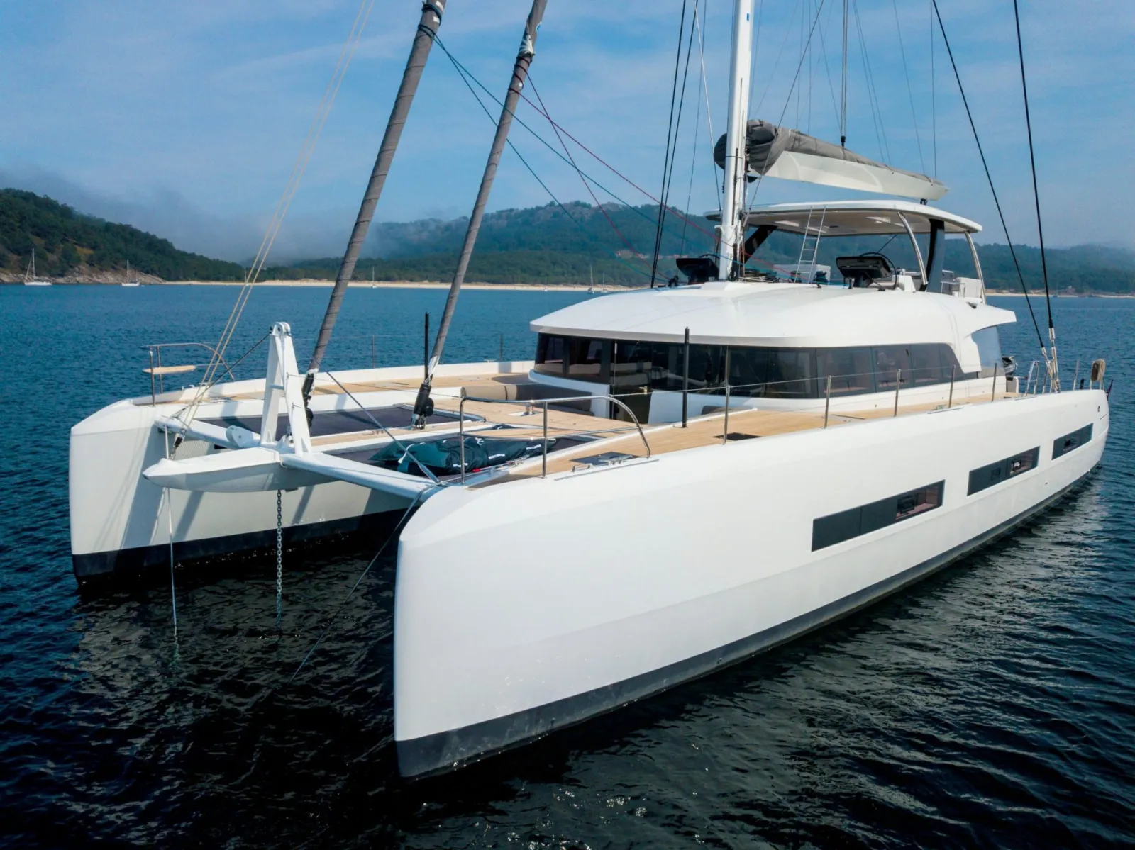 Exciting New Charter Destination: French Polynesia with Lagoon SEVENTY 7 – JOY