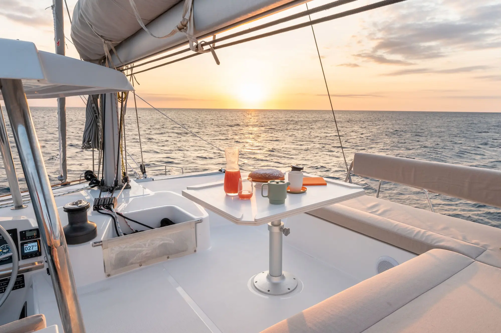 bali-4.4-flybridge.jpg
