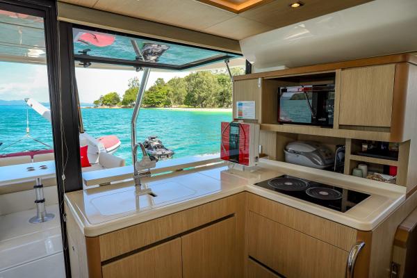 Aquila 44 photo 12