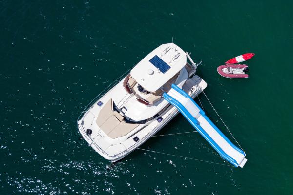 Aquila 44 photo 16