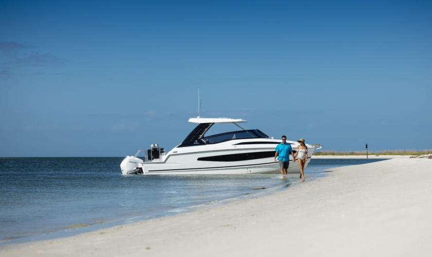 Aquila 32 – Power Catamaran