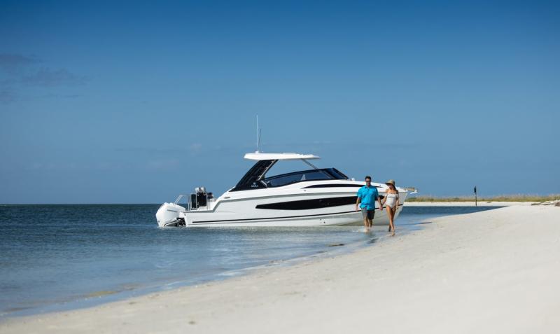 Aquila 32 – Power Catamaran