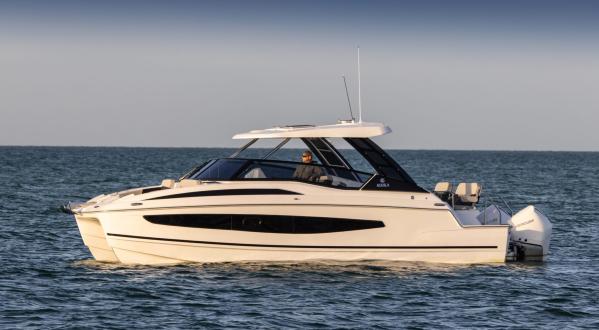 Aquila 32 – Power Catamaran photo 2