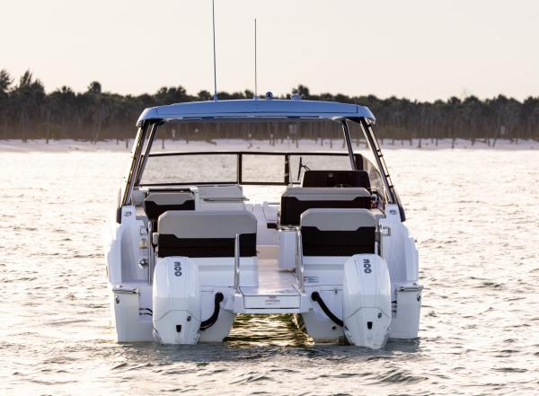 Aquila 32 – Power Catamaran photo 4