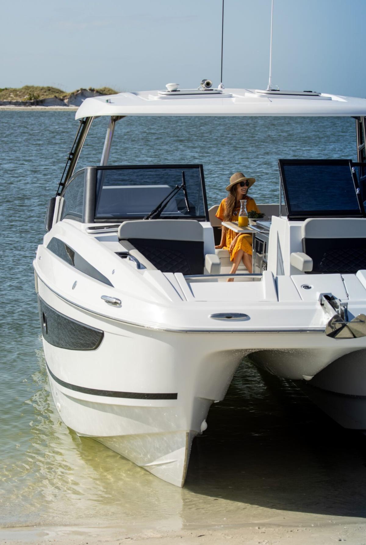 Aquila 32 – Power Catamaran photo 5