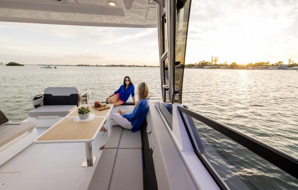 Aquila 32 – Power Catamaran photo 9