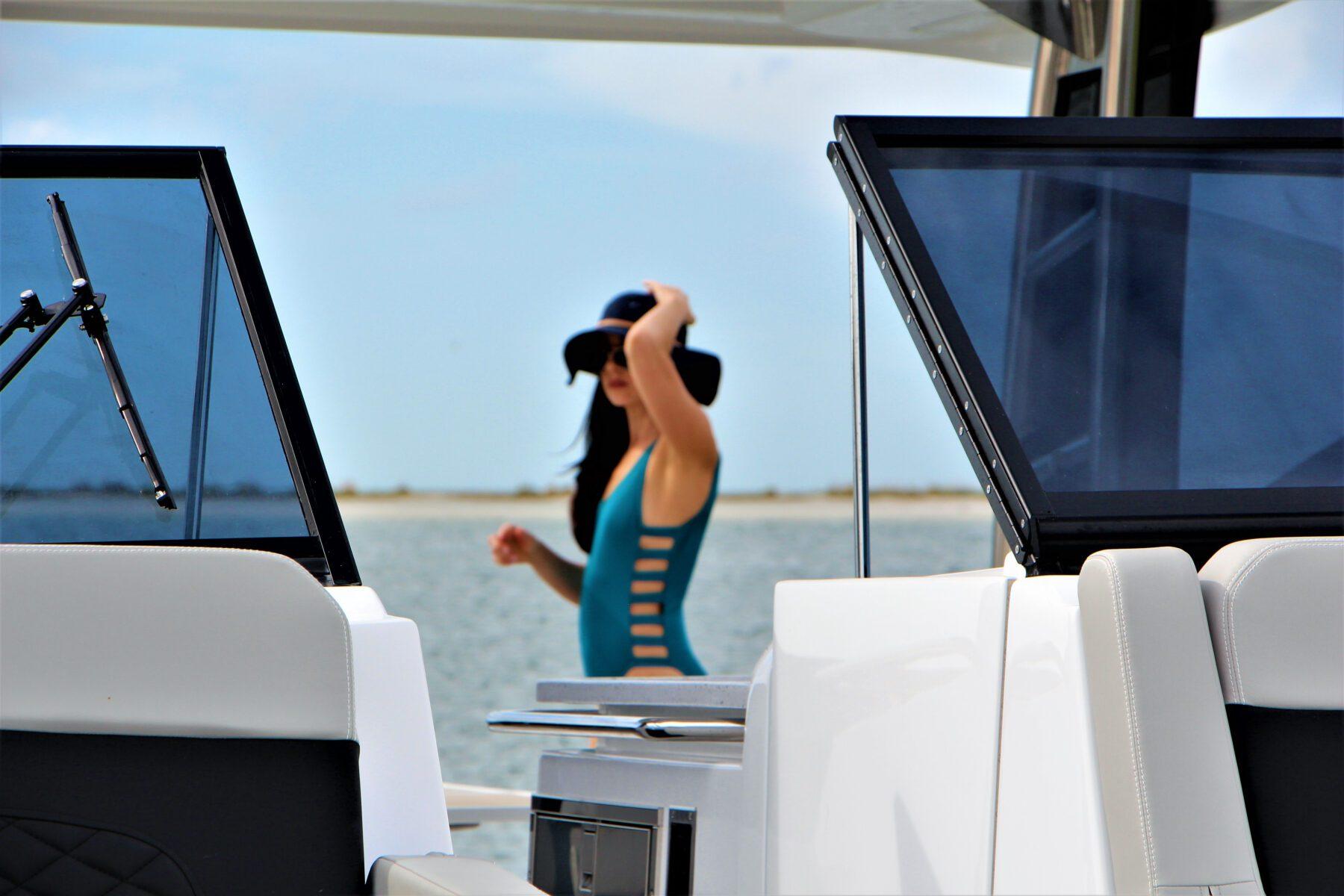 Aquila 32 – Power Catamaran