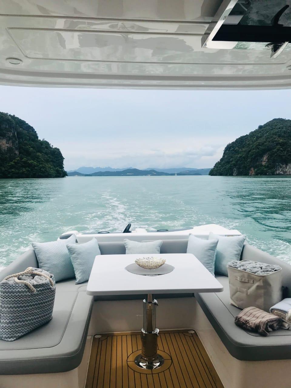 Aquila 44