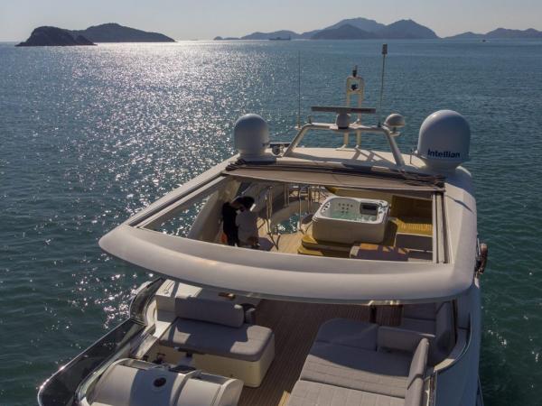 Azimut 88 Amazing Grace photo 3