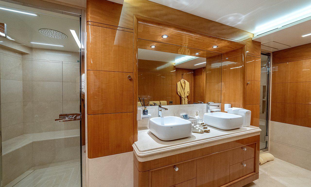 Benetti 132 Supreme Asia Poseidon