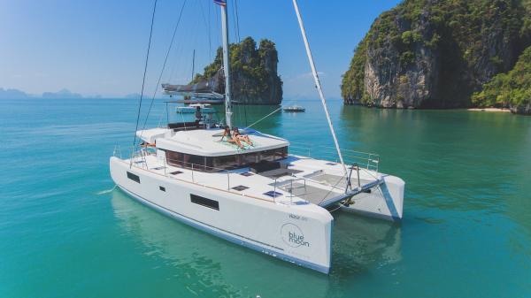 Lagoon 52F Blue Moon (Crewed) photo 1