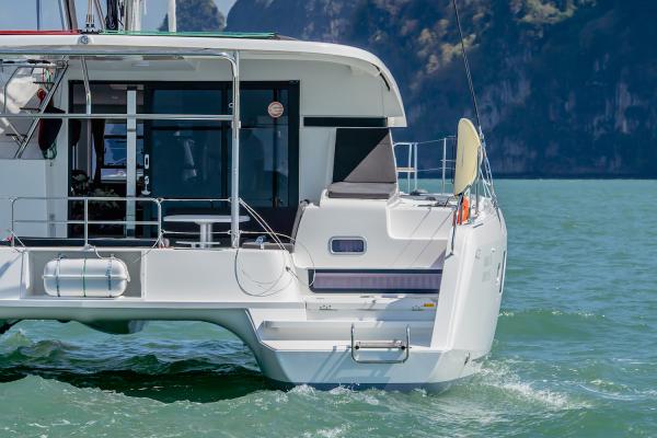 Lagoon 42 Cloud Dancer photo 9