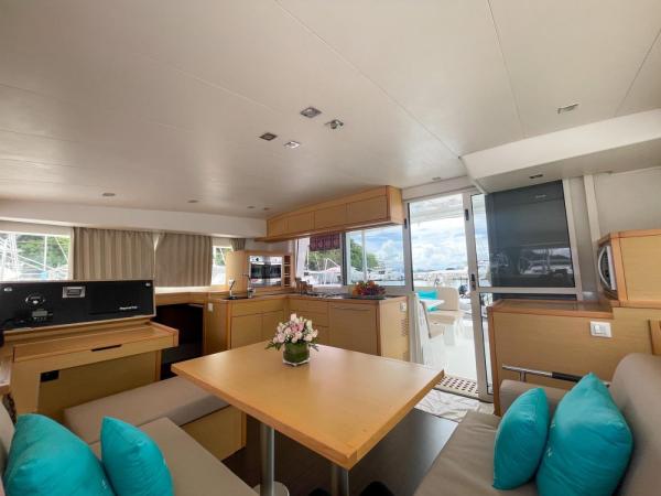 Lagoon 400S2 Eos photo 10