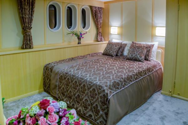 F Yacht photo 11