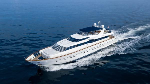 Falcon 106 photo 2