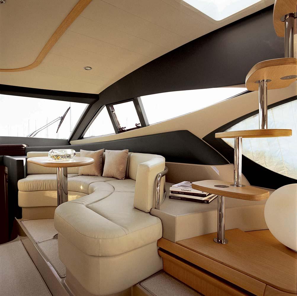 Ferretti 550