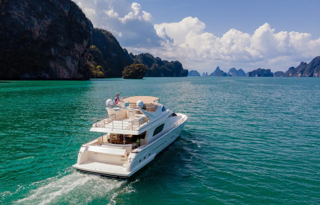 Ferretti 80