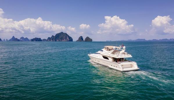 Ferretti 80 photo 4
