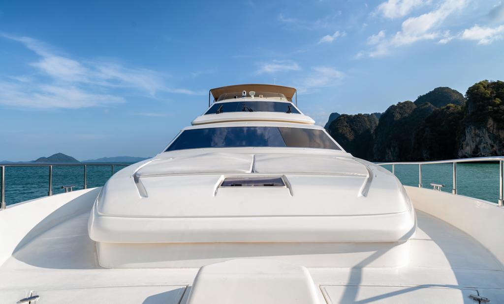 Ferretti 80