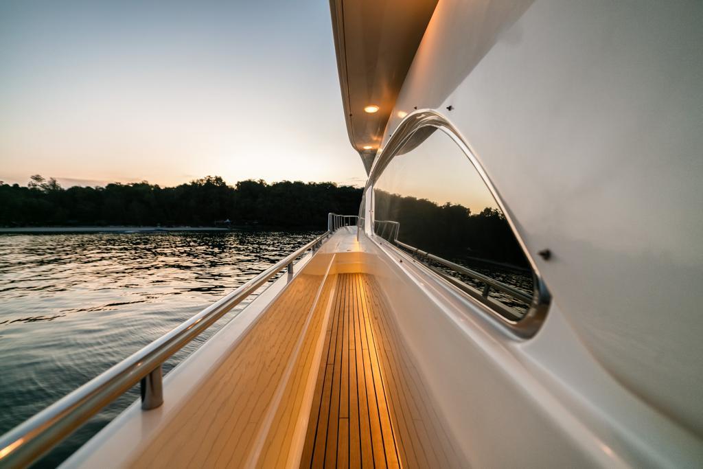 Ferretti 80