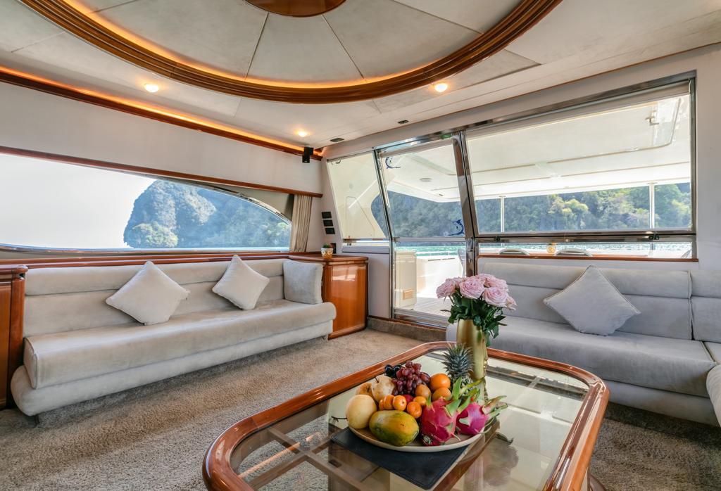 Ferretti 80