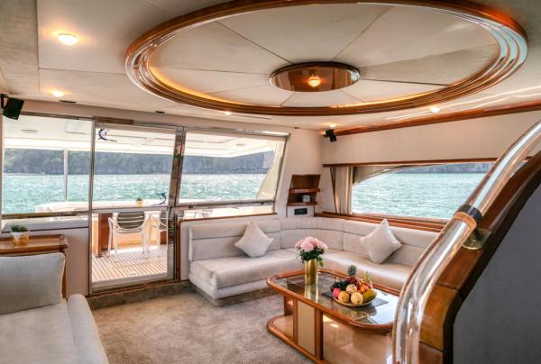 Ferretti 80 photo 16