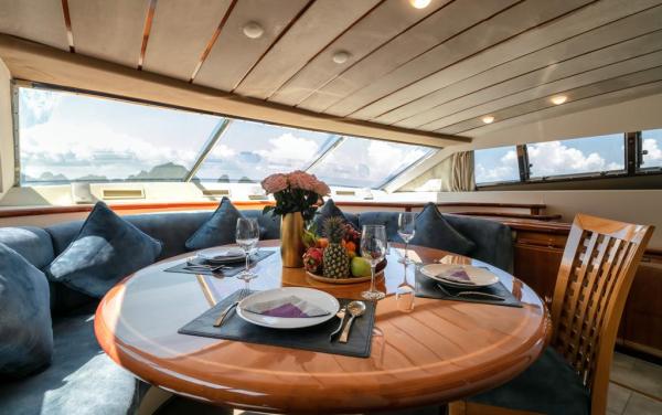 Ferretti 80 photo 18