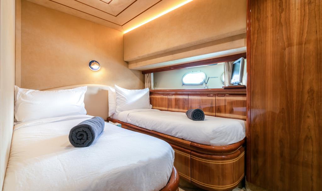 Ferretti 80