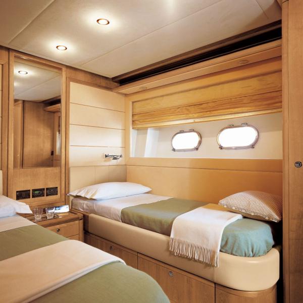 Ferretti 881 photo 4