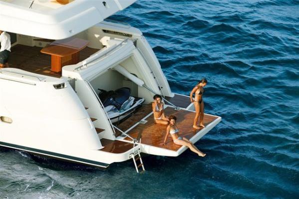 Ferretti 881 photo 6
