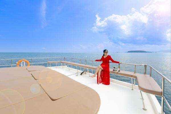 Fortuna Power Catamaran photo 10