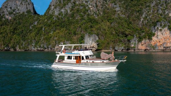 Grand Banks 53ft. photo 3