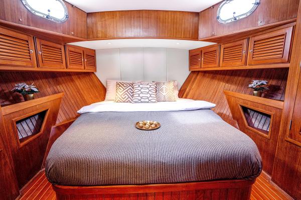 Grand Banks 53ft. photo 30