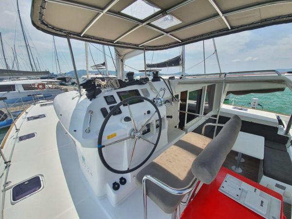 Lagoon 400 S2 – 4 cabins photo 7