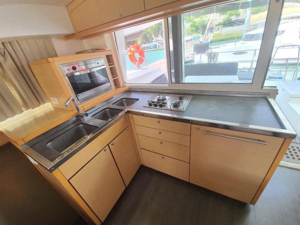 Lagoon 400 S2 – 4 cabins photo 9