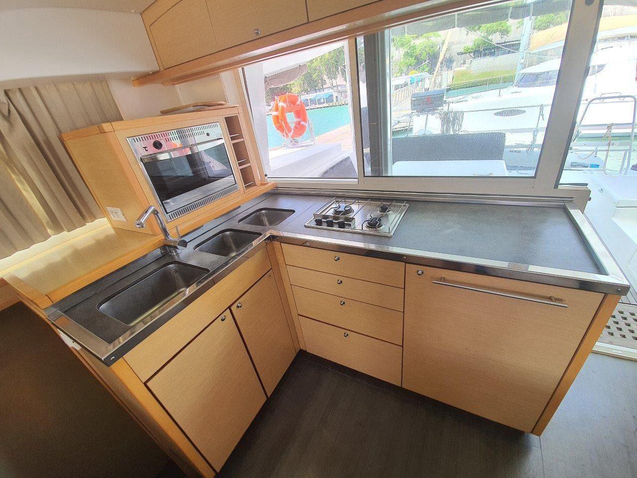 Lagoon 400 S2 – 4 cabins