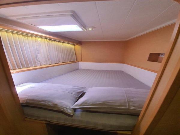 Lagoon 400 S2 – 4 cabins photo 11