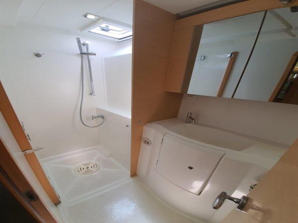 Lagoon 400 S2 – 4 cabins photo 12