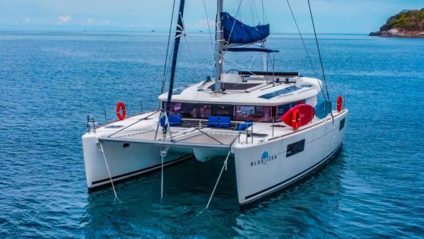 Lagoon 450F photo 6