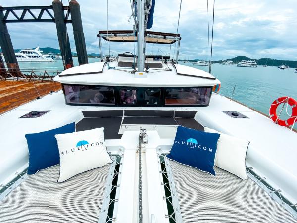 Lagoon 450F photo 10