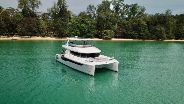 Leopard 53 photo 2