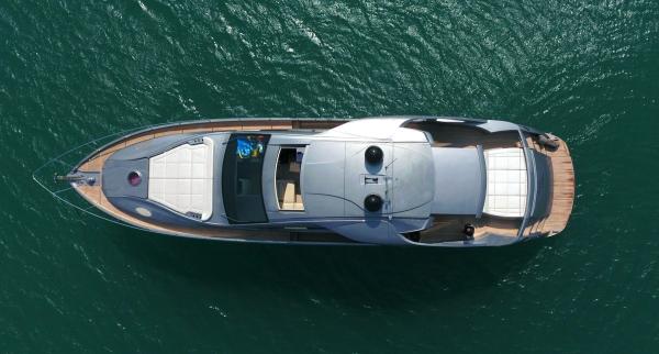 Pershing 70 photo 2