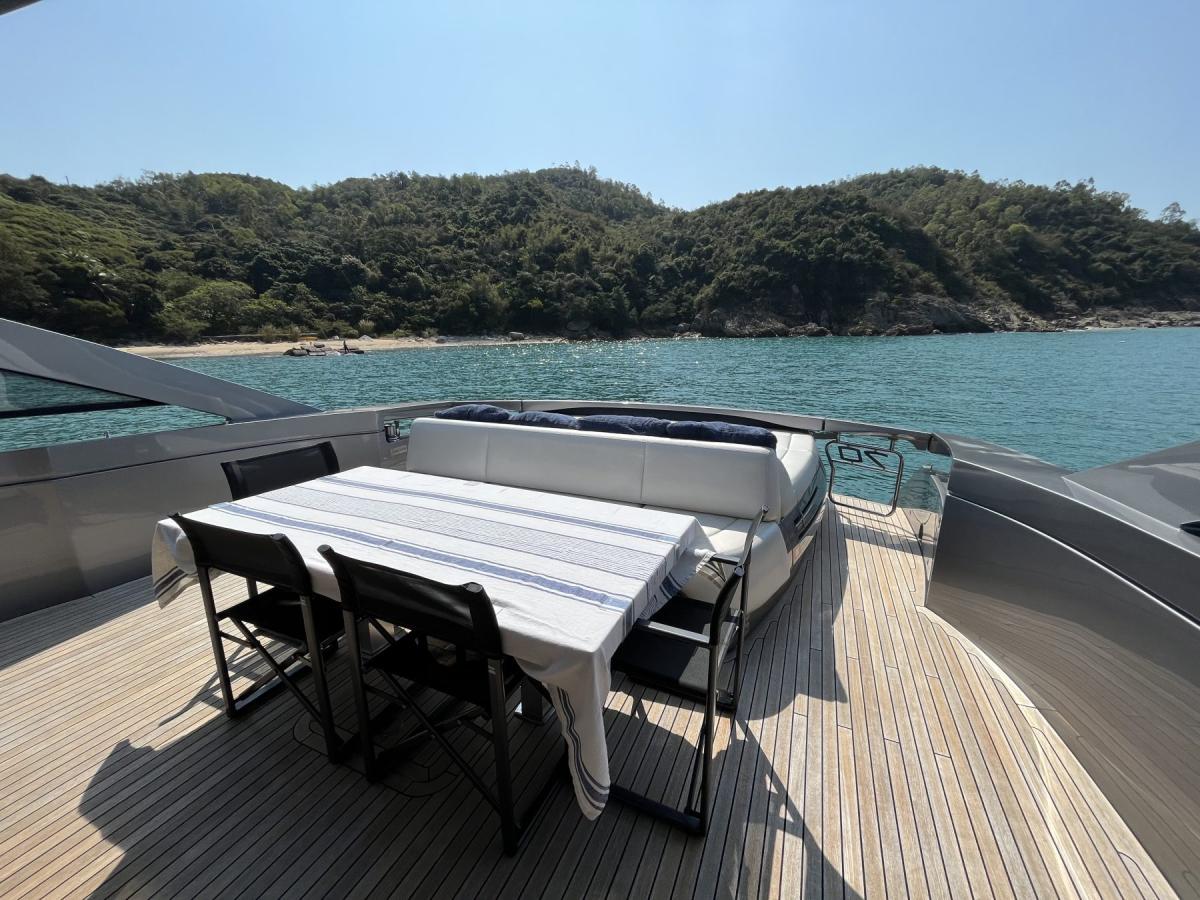 Pershing 70 photo 5