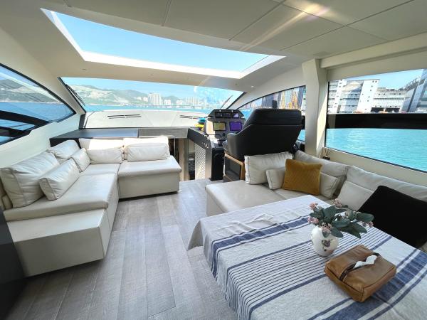 Pershing 70 photo 6