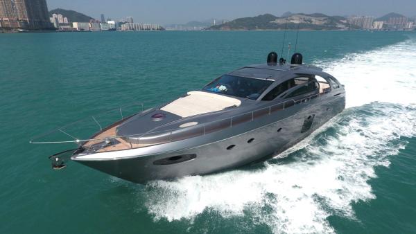 Pershing 70 photo 8